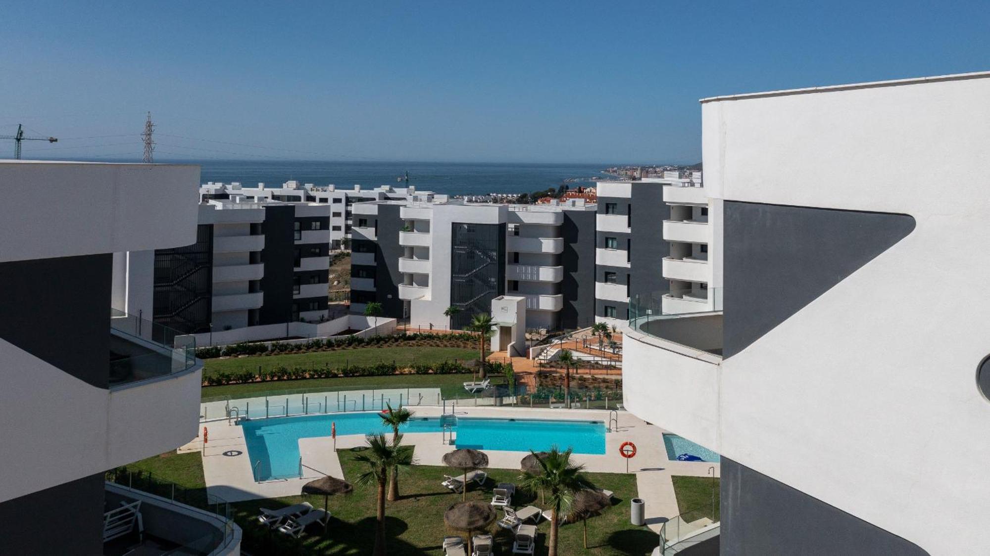 Modern Luxury With Terrace In Higueron Apartment *